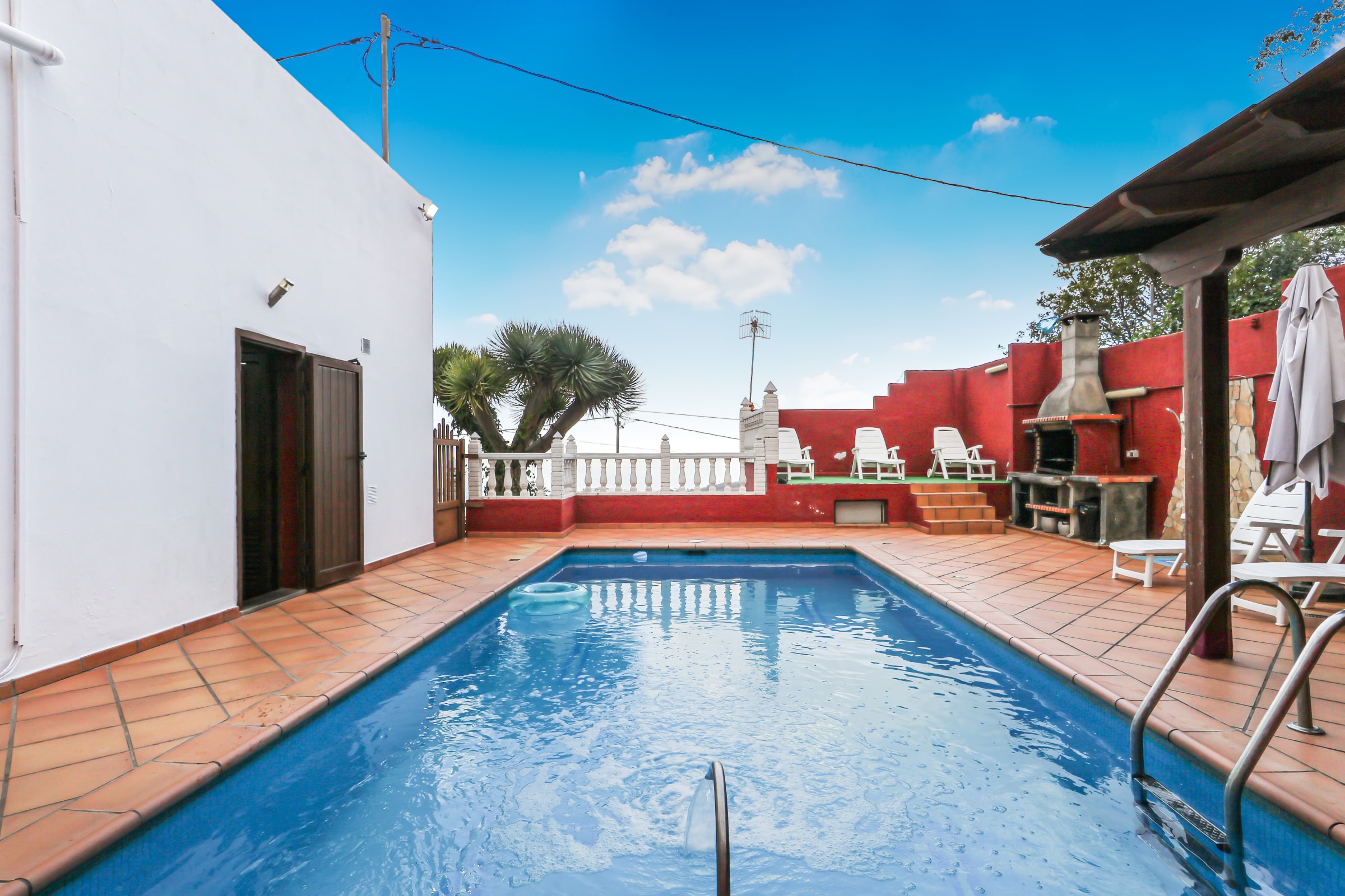 Mountain Chalet with Sea Views & Pool