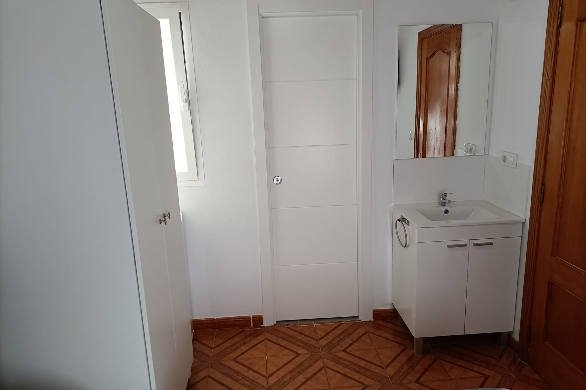 #4 Private Ensuite Room Central