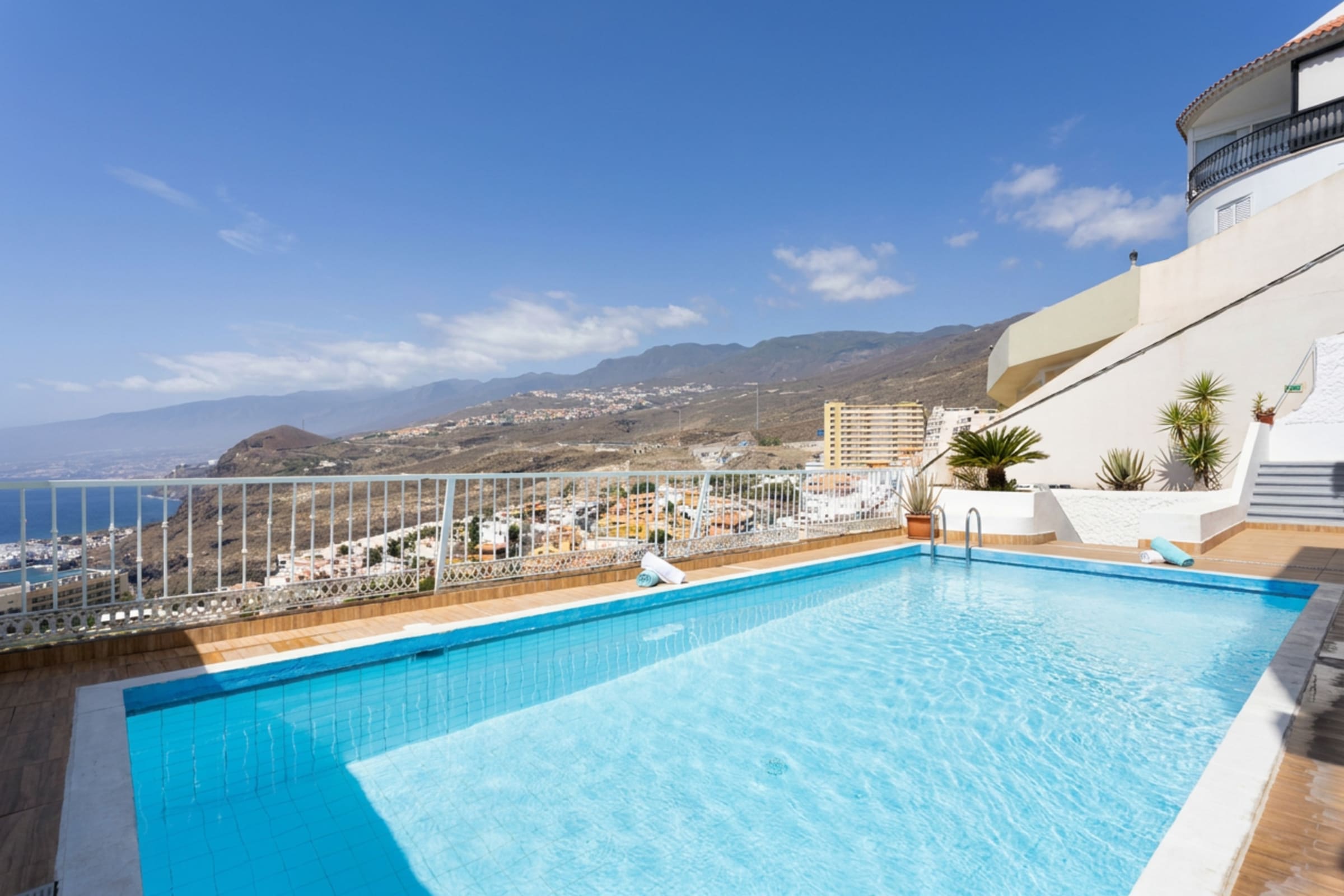 Tabaiba Pool & Views