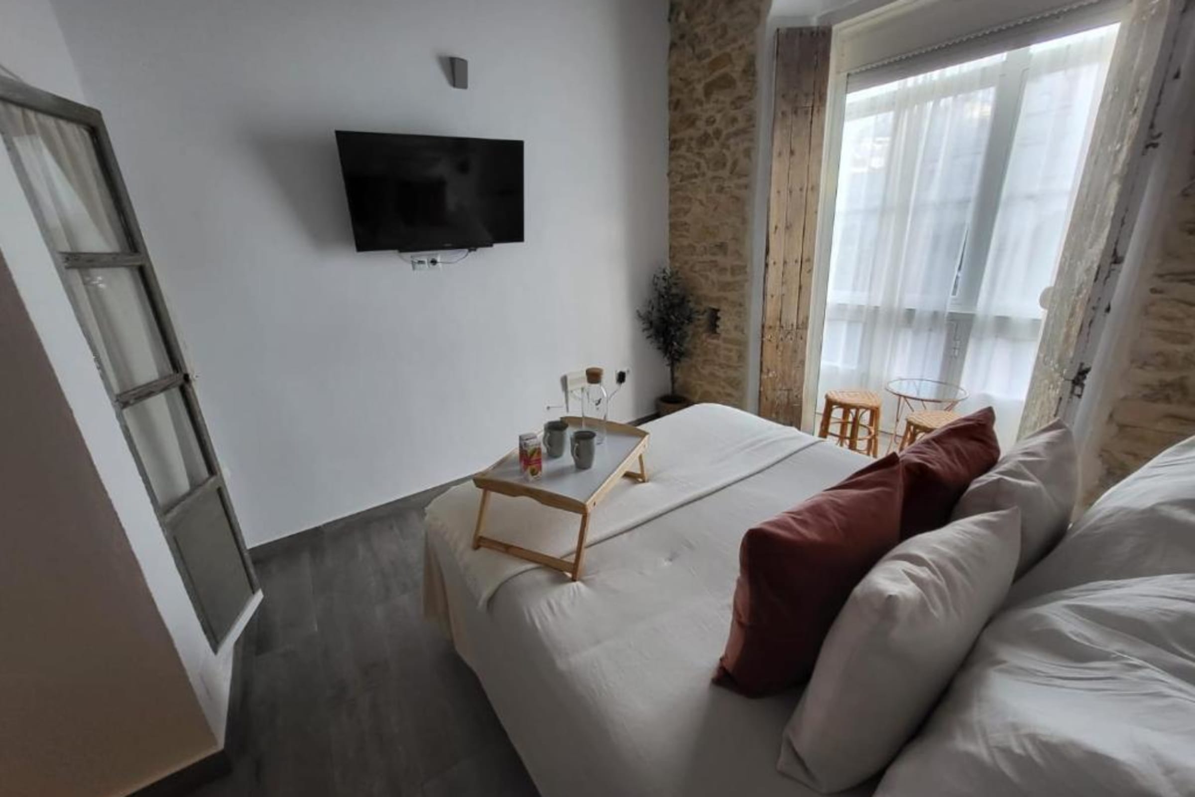 #2 Alojamientos Plaza España Rooms